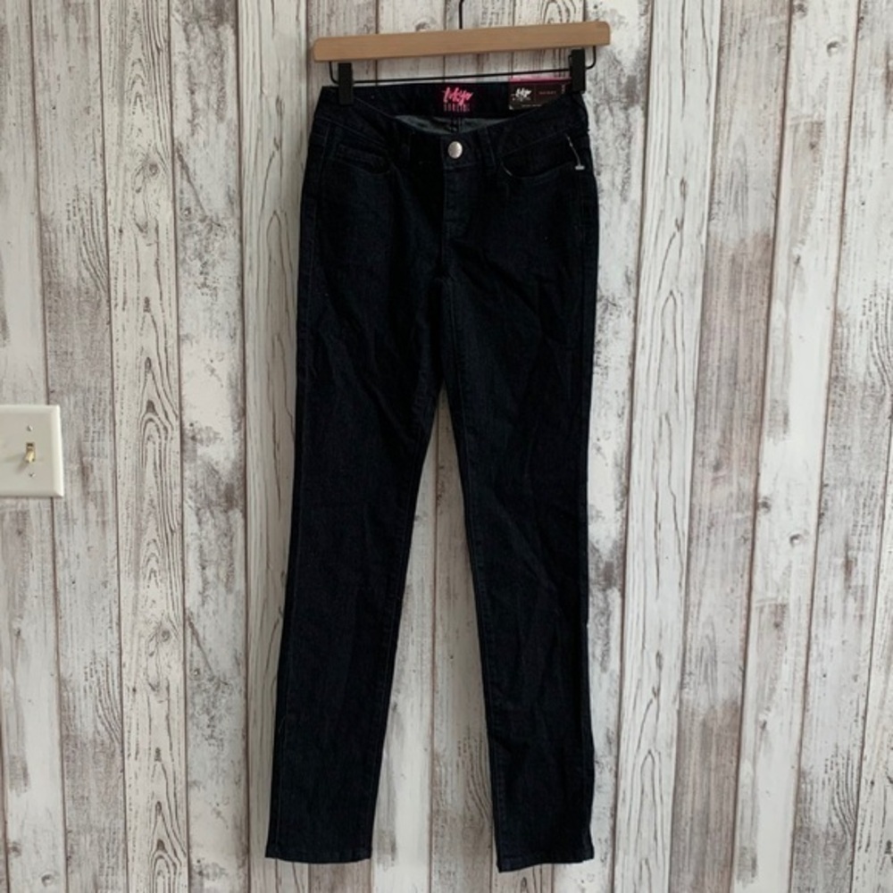NWT Tokyo Darling size 00 skinny dark wash…